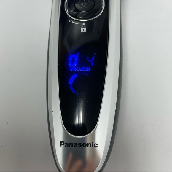 Panasonic Eletric shaver with case - Picture 13 of 14